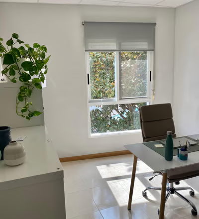 Habitación de la consulta de Clara Nebot, psicóloga en vilareal.